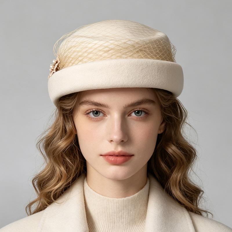 Hepburn-Stil elegantes Netz-Perlen-Baskenmützen-Hut Herbst und Winter Australische Wolle Society-Mädchen Hut