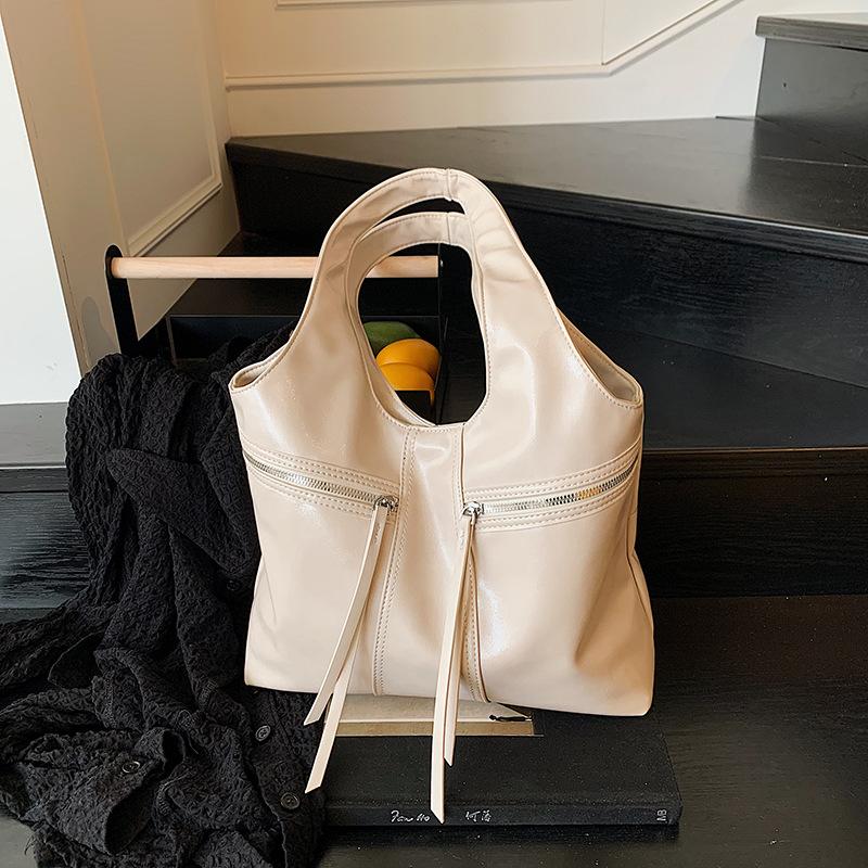 Niche Retro Large-capacity Bag Women's New High-end Texture Shoulder Underarm Bag Commuter Tote Bag