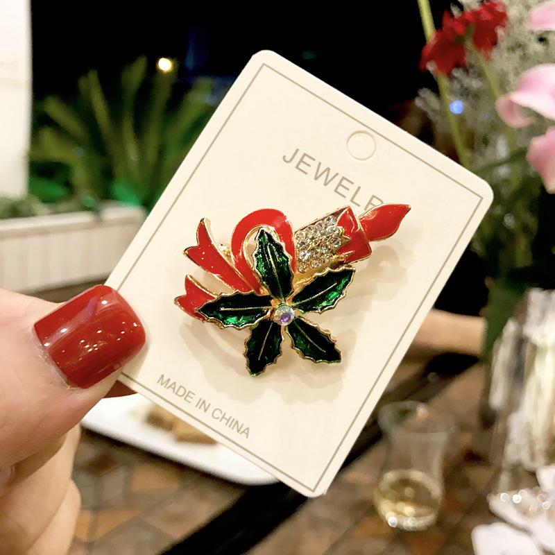 

Рождественская брошь: Милый эмалевый значок Санты - Значок из мультсериала