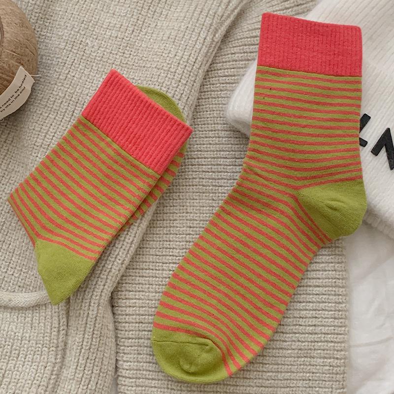 Women's Striped Mid-Tube Socks - Trendy Autumn/Winter Outdoor Retro Japanese Style for Students