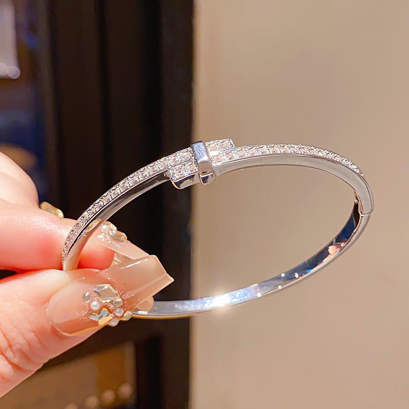 

18K Gold Plated Zircon Square Bangle: Luxury Retro Fashion Bracelet for Women