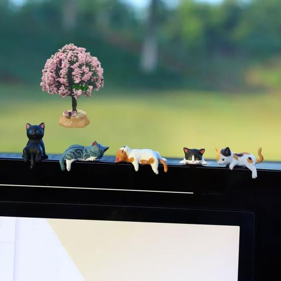 Dekorace na palubní desku auta Kočka Mini figurky spící koťátka na čelní sklo a konzoli Roztomilé PVC ozdoby Bezpečný rozkošný doplněk do interiéru auta