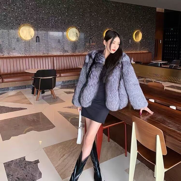 Nový podzimní a zimní dámský temperamentní kožich Módní a ležérní krátký styl z liščí kožešiny Teplý lehký luxusní bavlněný kabát