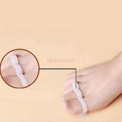 Toe aligner three-hole thumb valgus melon toe toe bender wearable shoe overlap toe separator белый