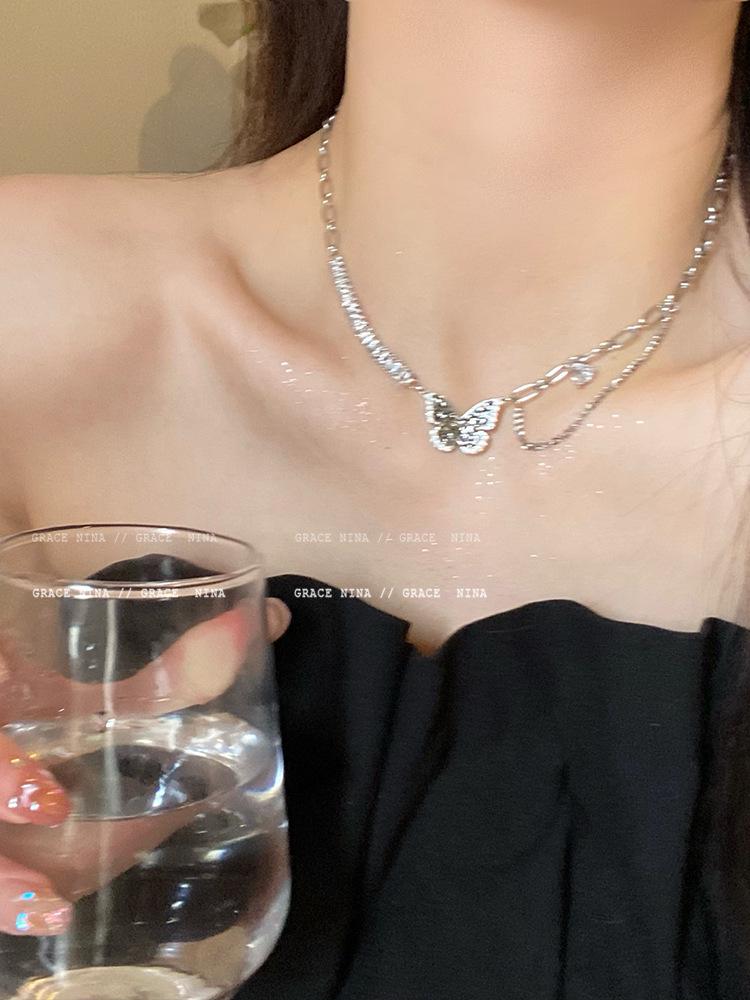 Introducing the Black Zircon Butterfly Necklace: Elegant Summer Clavicle Chain for Women, 2023 New Style with a High-End Feel.
