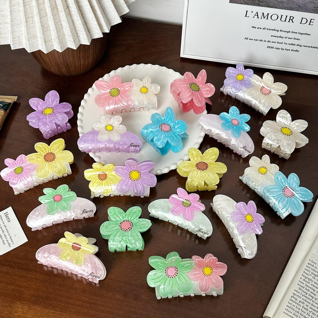 Flower Hair Vibrant Claw Clips Made Of Durable Acrylic Material Perfect For Fashiondriven Women
