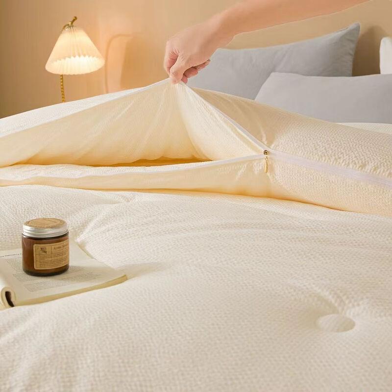 Playboy Antibacterial All-Season Duo Quilt