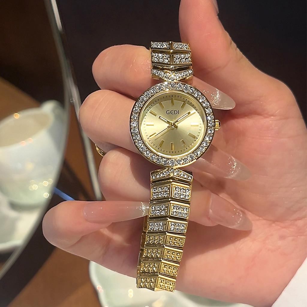 Light Luxury Full Diamond Fashion High Value Women'S Watch Niche Light Luxury Waterproof High Sense Alloy Bracelet Watch
