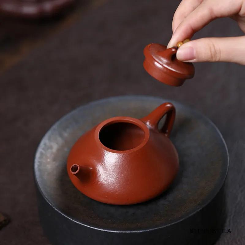 Chinese Yixing Purple Clay Teapot Raw Ore Zhu Mud Beauty Tea Pot Handmad Triangular Shape Kettle Household Zisha Tea Set 100ml