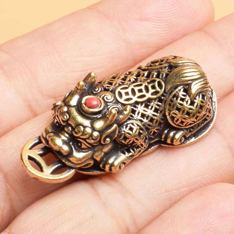 Ornament Brass Animal Pixiu Coin Charms Pendant Statue Chinese Miniature Figurines Home Office Tabletop Decoration Accessories
