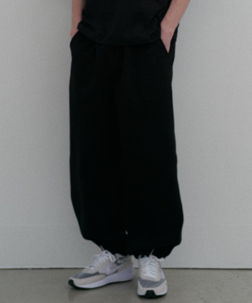 HUKE Skate Wide Balloon Jogger Pants (Black)