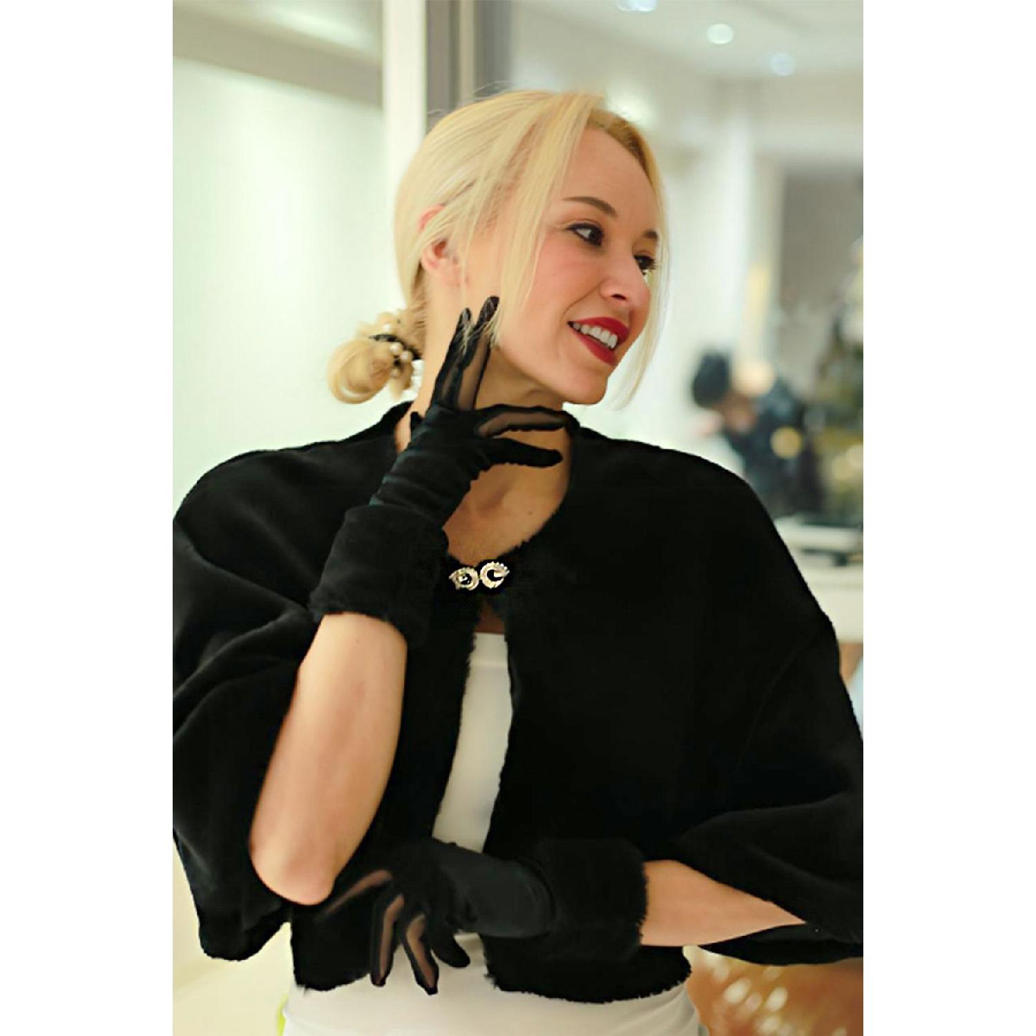 

Long Brooch Fur Scarf And Black Velvet Fur Gloves Combination M чорний