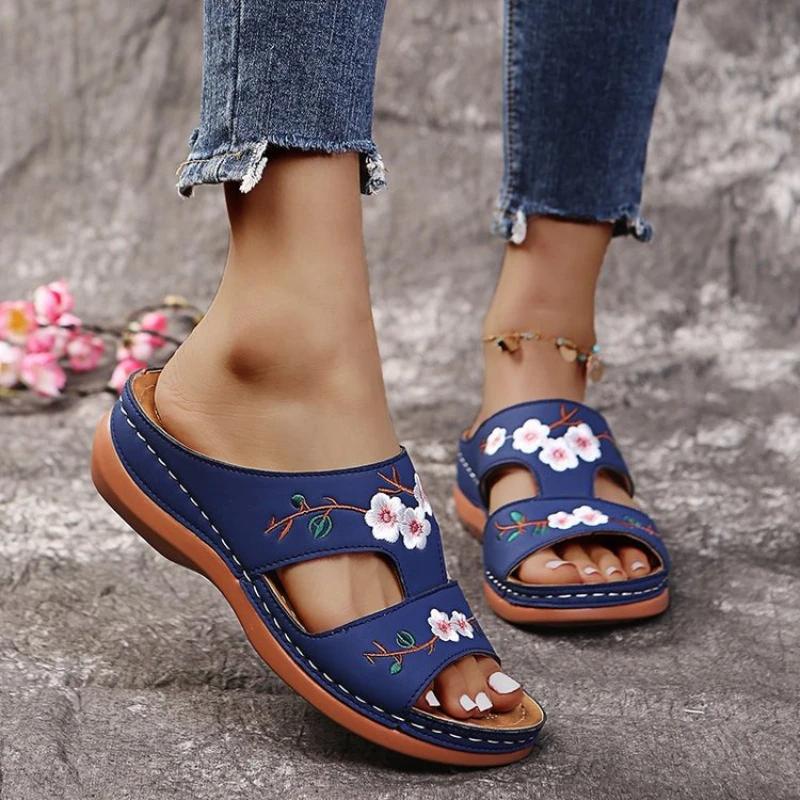 Fashion Summer Woman's Slippers Fashion Embroider Flowers Sandals Women Comfortable Wedge Beach Shoes Peep Toe Women Sandalias De Mujer