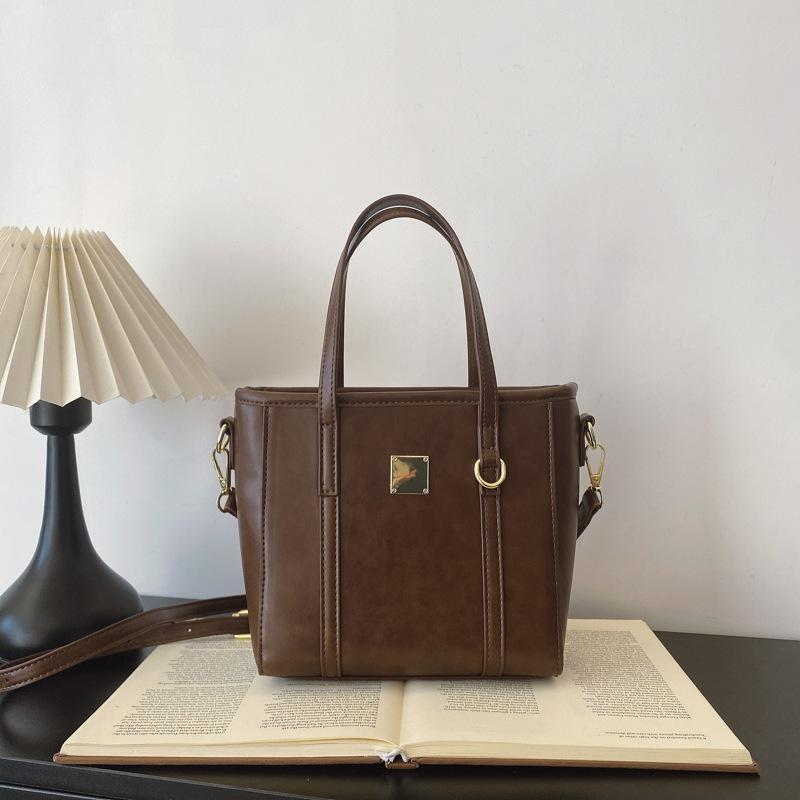2025 autumn and winter new fashion trend exquisite small square bag bucket bag single shoulder oblique span women's bag