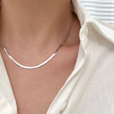 S925 Sterling Zilver Blad Ketting Vrouwelijk Italiaans Simpel Koude Wind Slangengraat Sleutelbeen Ketting