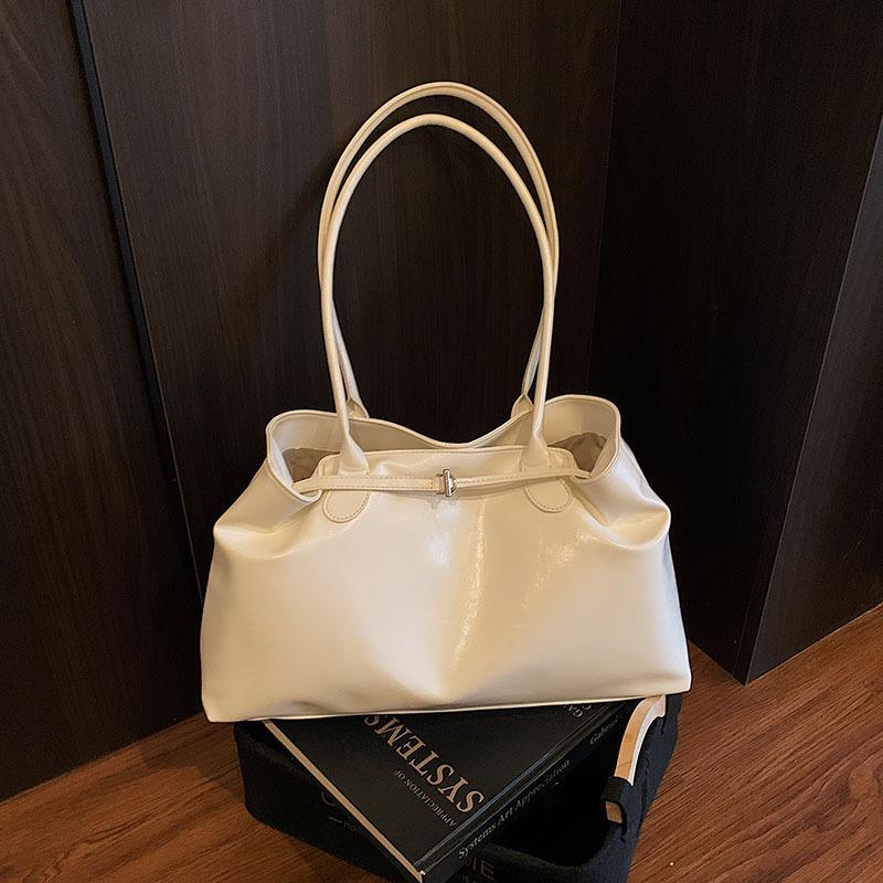 Spring and Summer Foreign Style Large-capacity Soft Leather Bag Women's 2025 New Casual Commuting Shoulder Bag Fashionable Portable Tote Bag