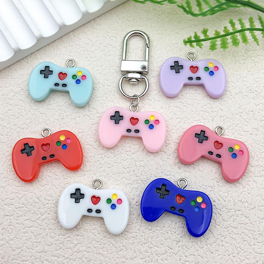 Orecchini fai da te in resina a forma di console di gioco e portachiavi con ciondolo