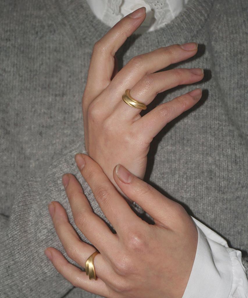 Siega House 2-Layered Fold Ring (Soft- Gold)