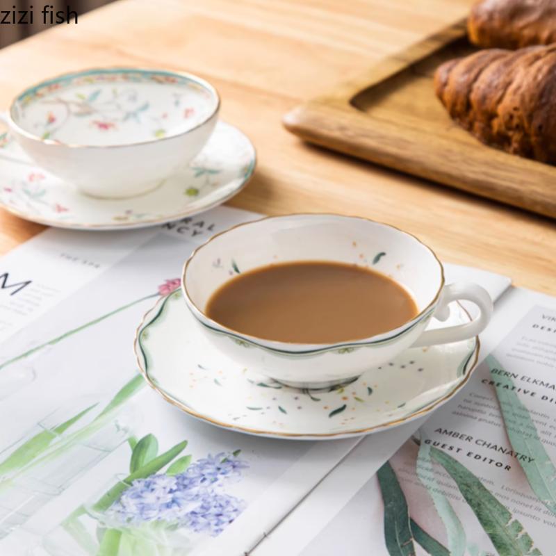 Cupa de Cafea Ceai din Porțelan Osos de Lux Nobil și Farfurie Set Linguriță Cană Ceramică 200ml Tavă din Porțelan Avansat Pentru Cadou Petrecere Cafea