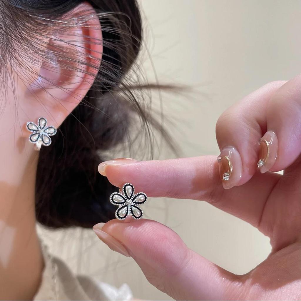 French Silver Flower Earrings with Black Border - Unique & Stylish Design for Women