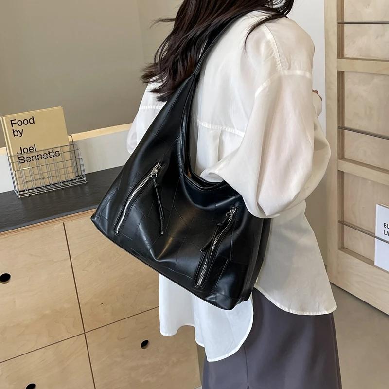 Elegant large capacity women's bag  simple shoulder bag  Korean transport bag  new