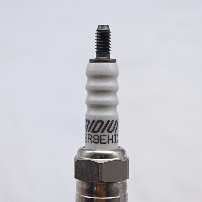 1pcs Original  Spark Plug ER9EHIX 6868 96652 Suitable For Upgrade ER9EH etc