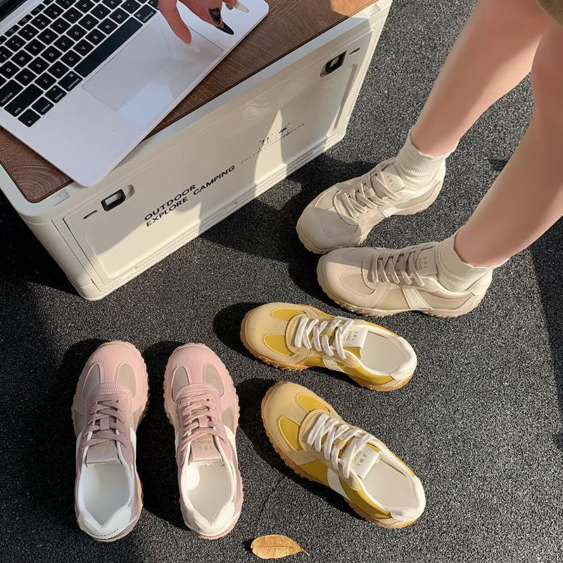 Internet celebrity super fire European station women's shoes 2025 spring new soft leather high sense moral training shoes light tide casual sp