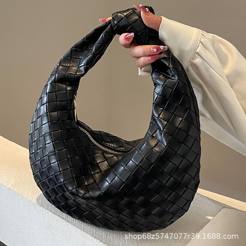 Handheld Dumpling Bag Women's 2025 New Niche Design Hand Bag High-end Messenger Bag Korean Women's Bag