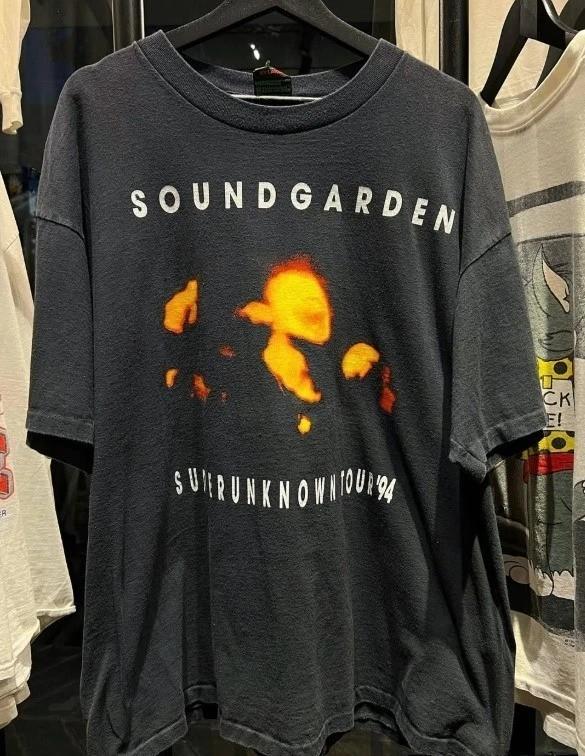 

Soudgarden Super Unknown Tour Black Short Sleeve Unisex T shirt S5XL Unisex T-Shirt M
