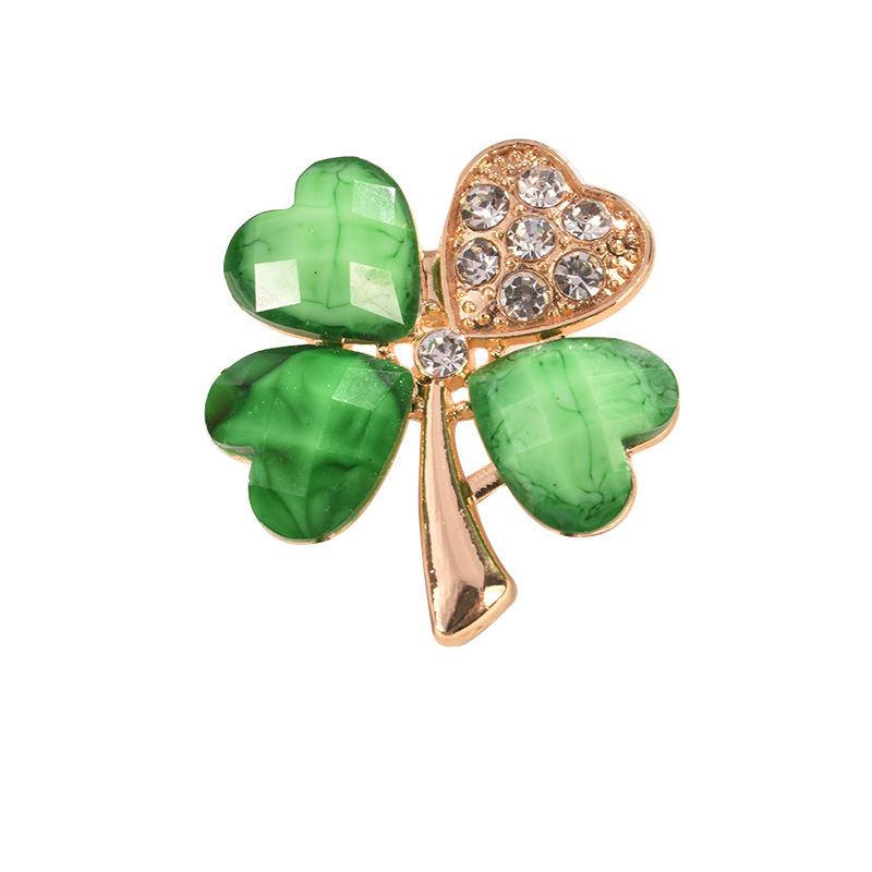 Korean Style Four-Leaf Clover Brooch for Women's Autumn/Winter Knitwear or Cheongsam