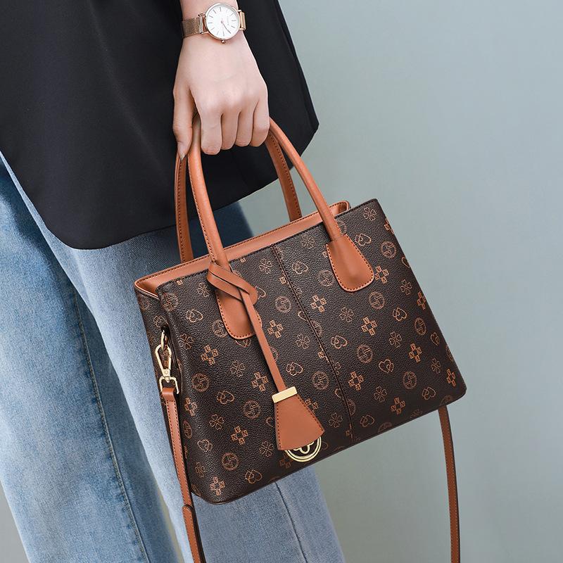 2026 New Fashionable Exquisite Color-Blocking Tote European and American Handbag Versatile Crossbody Bag for Women