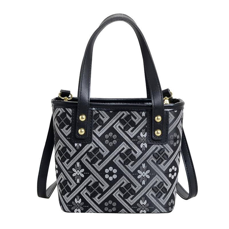 Fashion Water Bucket Shoulder Bag For Women Pu Material With Flower Embroidery
