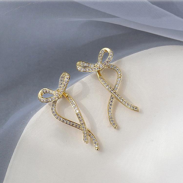 Elegant Bowknot Earrings: Sweet, Fashionable, Long Studs with a Luxurious High-End Feel
