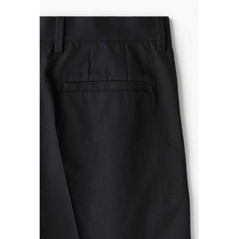 H M Relaxed Fit Twill berMuda sHorts Black