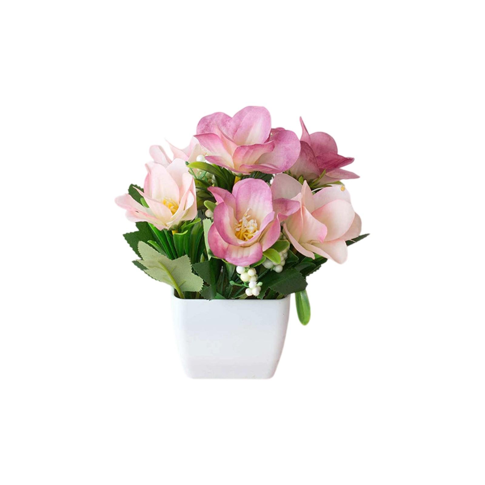 

Silk Flower Arrangement in Vase (Faux) One Size