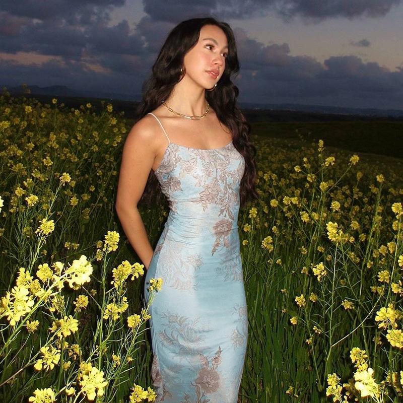 Vestido de verano para mujer con estampado sexy de especias y teñido anudado estilo isleño en azul con cuello halter