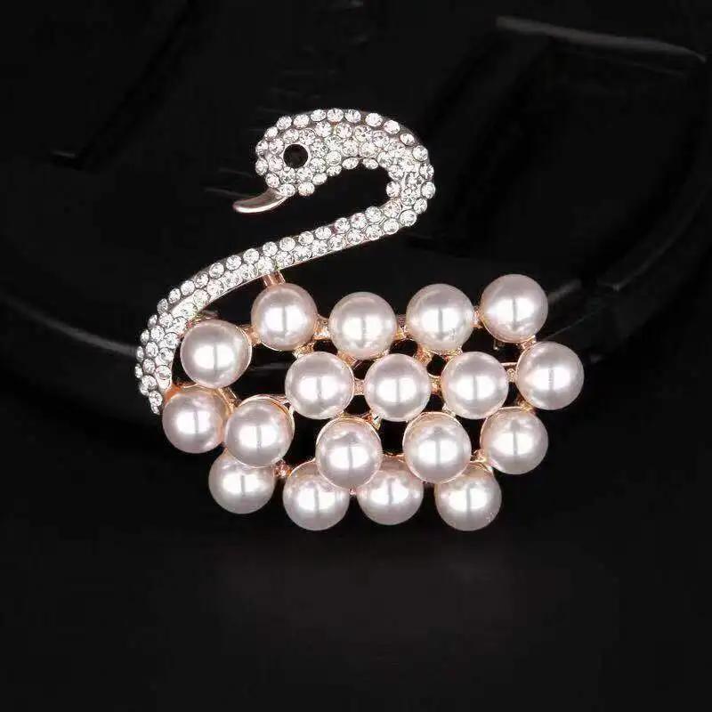 

New Temperament Trendy Gold Color Zircon Flower Brooches for Women Cute Sweet Advanced Opal Pins Jewelry Accessories Gift
