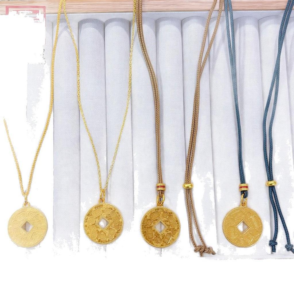 Auspicious Words Gold Crushed Ice Round Pendant Necklace Clavicle Chain - Exquisite Gift for Her