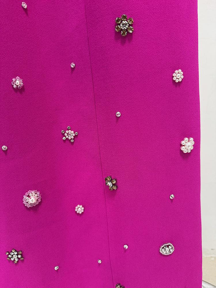 Coleção Primavera 2026: Vestido de Gala Justo com Pedrarias e Strass e Saia Longa