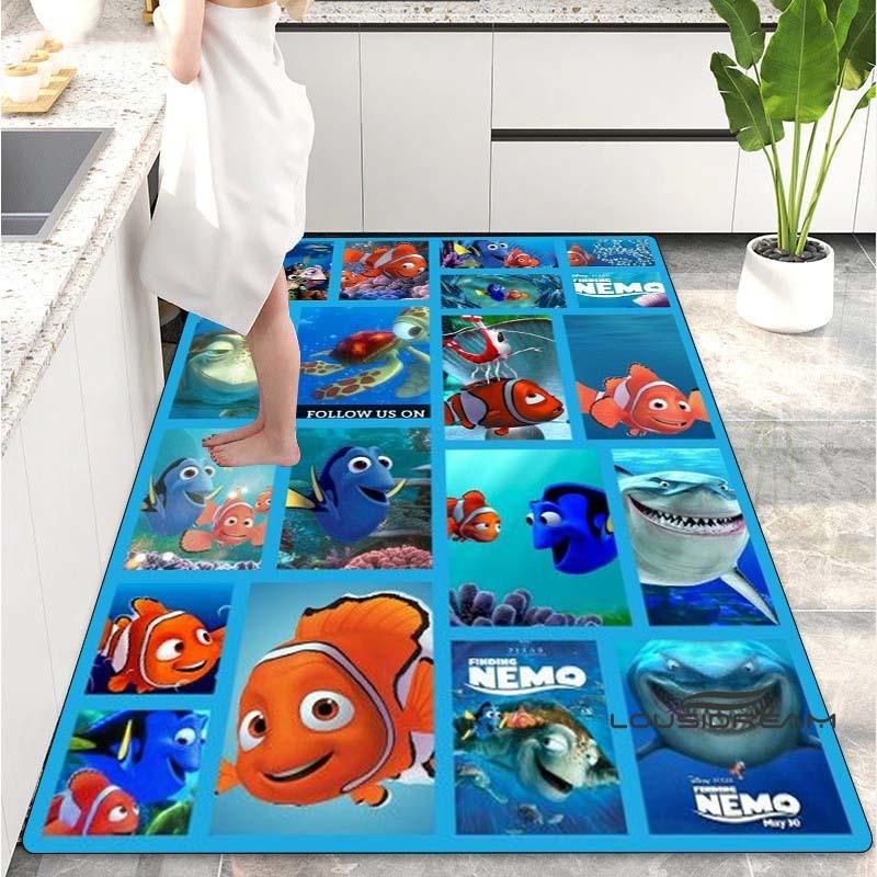 Il Tappeto Cartone Animato Alla Ricerca di Nemo È Adatto per Decorare il Soggiorno, la Camera da Letto, il Divano e la Cucina. È un tappetino antiscivolo.