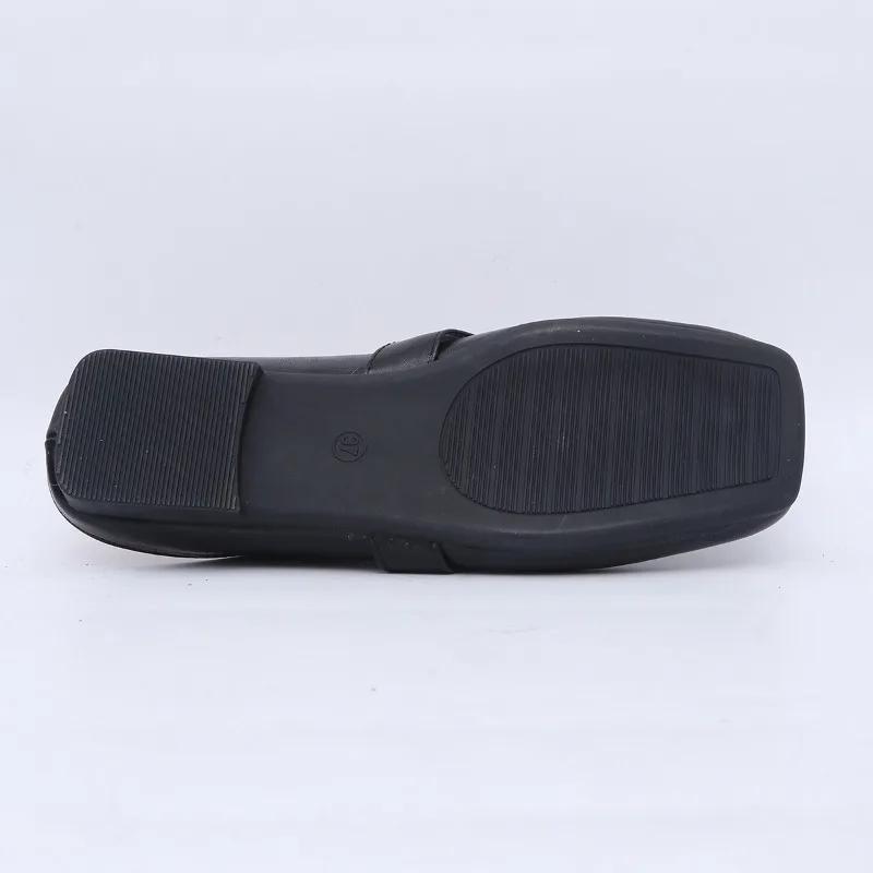 Fashion 2025 Summer Plus Size Women’s Closed Toe Slippers Outdoor Metal Decoration Low Heel Slippers for Fashion Daily Concise Sandals