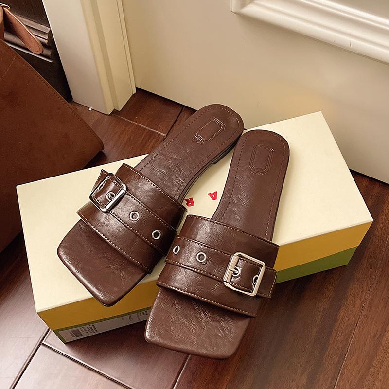 Korean version of square head one-word drag rose red square buckle thin belt buckle square heel temperament low heel cool slippers women's summer out