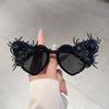 Fashion Shiny Pearl Design Shades Funny Spider Decor Carnival Party White Sunglasses Women Ins Brand Decor Sun Glasses