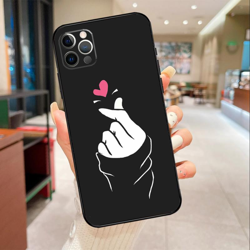 

Love On The Finger Kpop Phone Case For iPhone 17 16 15 14 13 12 11 Pro Max mini 16 Plus 16e 17 Air Protective Cover iPhone 14 Pro