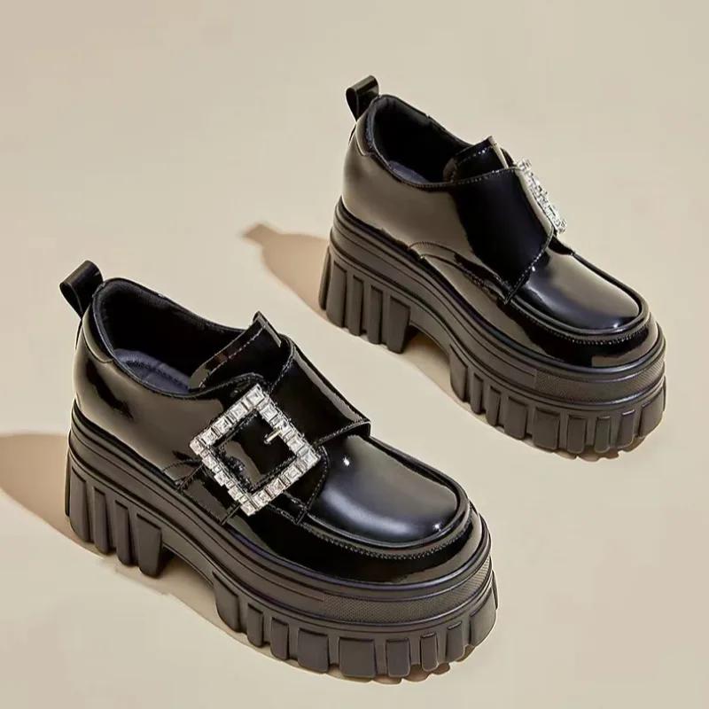 

Маленькие черные кожаные туфли для женщин на толстой подошве в британском стиле, осенние лакированные туфли с яркой внутренней стороной, женские мокасины 39