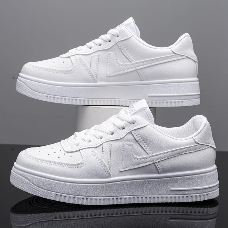 Comfortable Low Top Lace Up Men Breathable Thick Sole White Casual Board Shoes