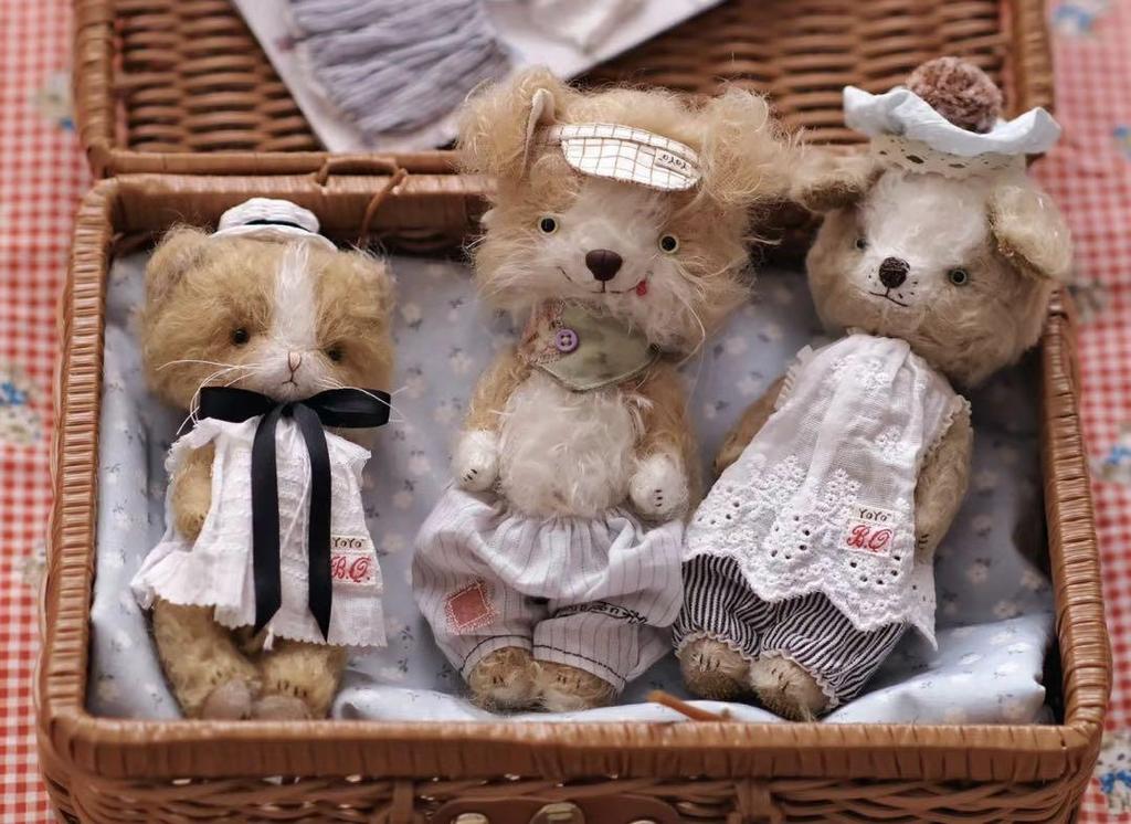 [USED] Artist Dog Plush Toy, Artist Bear, Overseas Artist, Dog Teddy Bear