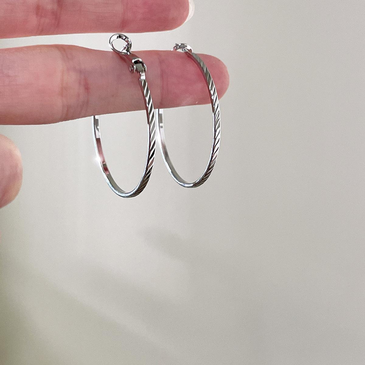 

925 Silver Needle Smooth Car Flower Earrings Female Temperament Celebrity Exaggerated Large Earrings Fashion High Sense Earrings 925 silver needles