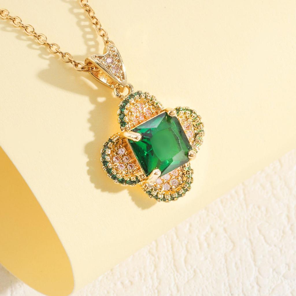 Emerald Necklace Women'S Premium Vintage Versatile Temperament Zircon Flower Pendant Exquisite Set