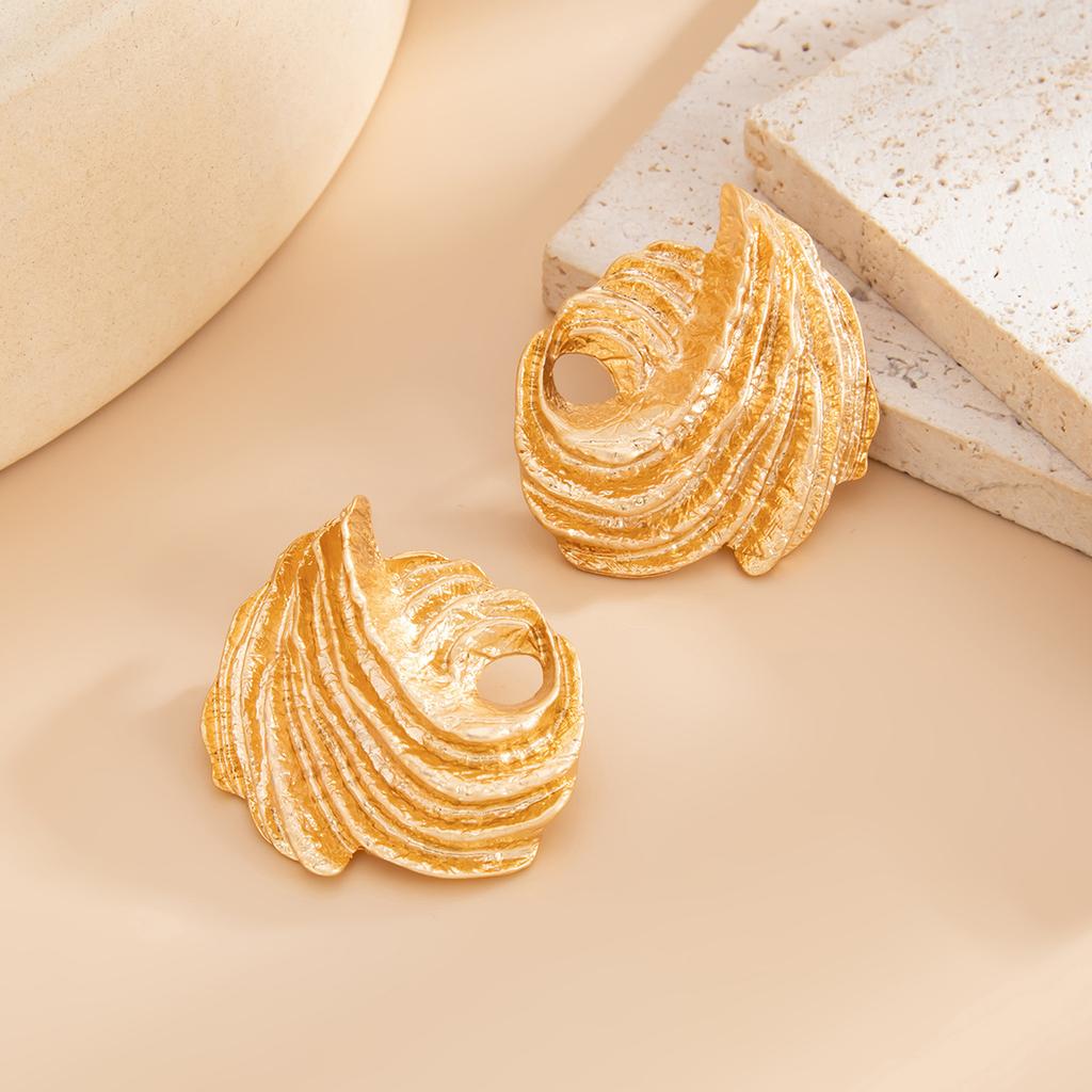 Atmospheric Metal Glossy Stud Earrings Personalized Irregular Geometric Hollow Earrings